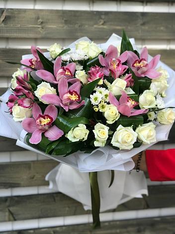 Букет цветов из: Розы и Хризантемы в Мокроусово