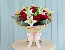 Букет цветов из:  Лилии и Розы в Мокроусово
