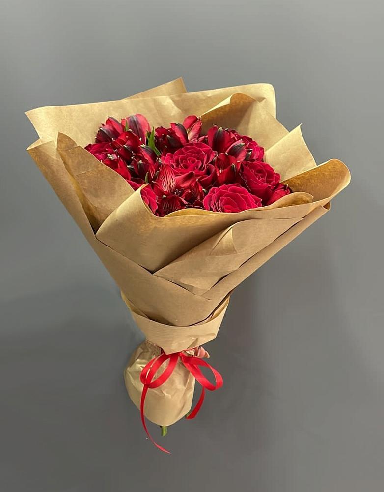 Букет цветов из: Альстромерии и Розы в Мокроусово