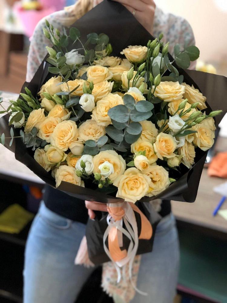 Букет цветов из: Розы и Лизиантусы в Мокроусово