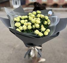 Букет Белые кустовые розы Солинеро в Мокроусово