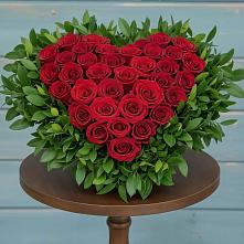 Цветочная композиция из Розы в виде сердца в Мокроусово