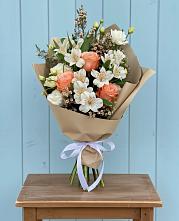 Букет цветов из:  Альстромерии, Лизиантусы, Розы и Хризантемы #REPLACE_PRED# Мокроусово