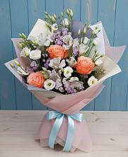 Букет цветов из:  Лизиантусы, Розы, Альстромерии и Гипсофила в Мокроусово