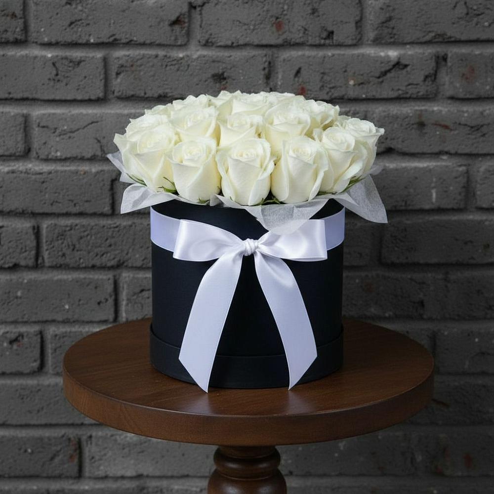 Цветочная композиция из Розы в шляпной коробке в Мокроусово