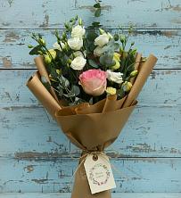 Букет цветов из:  Розы и Лизиантусы в Мокроусово