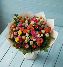 Букет Микс из разноцветных кустовых роз в Мокроусово