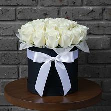 Цветочная композиция из Розы в шляпной коробке в Мокроусово